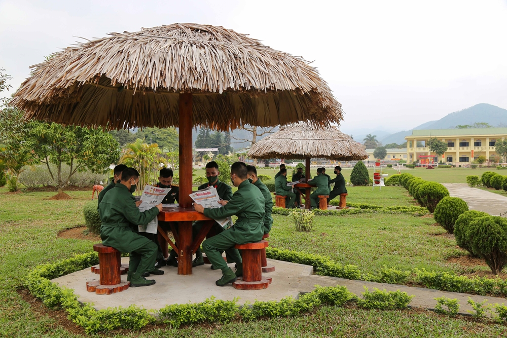 Nhà tâm tình đồng đội, nơi cán bộ, chiến sĩ giao lưu, tâm sự và cũng là nơi để các cán bộ quản lý nắm bắt tâm tư tình cảm của chiến sĩ thuộc quyền để kịp thời giải quyết những vướng mắc.
